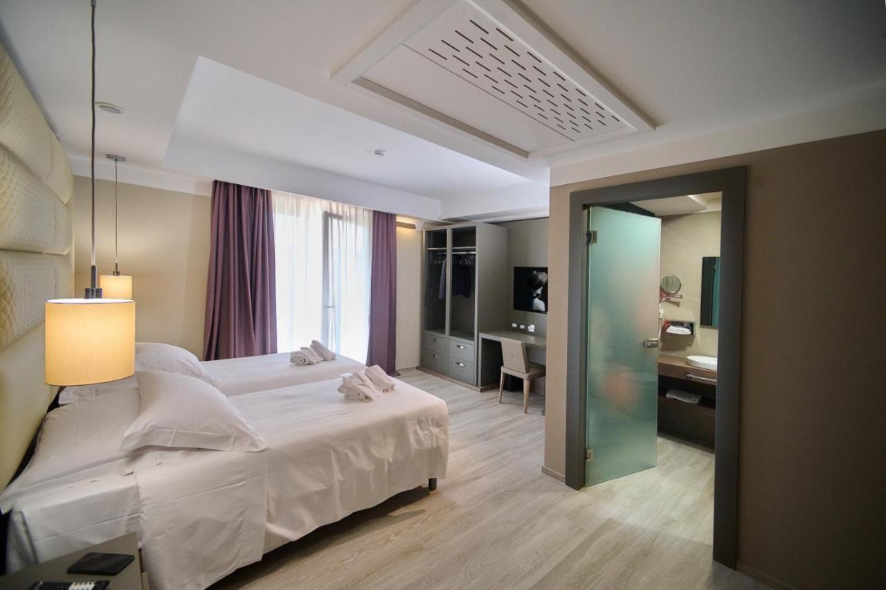 Park Hotel Le Dune Di Giovino Катандзаро Екстериор снимка