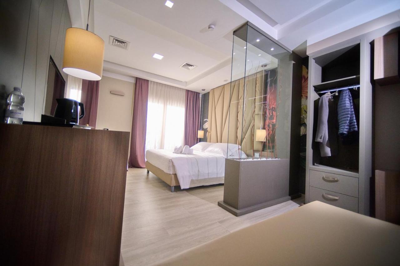 Park Hotel Le Dune Di Giovino Катандзаро Екстериор снимка